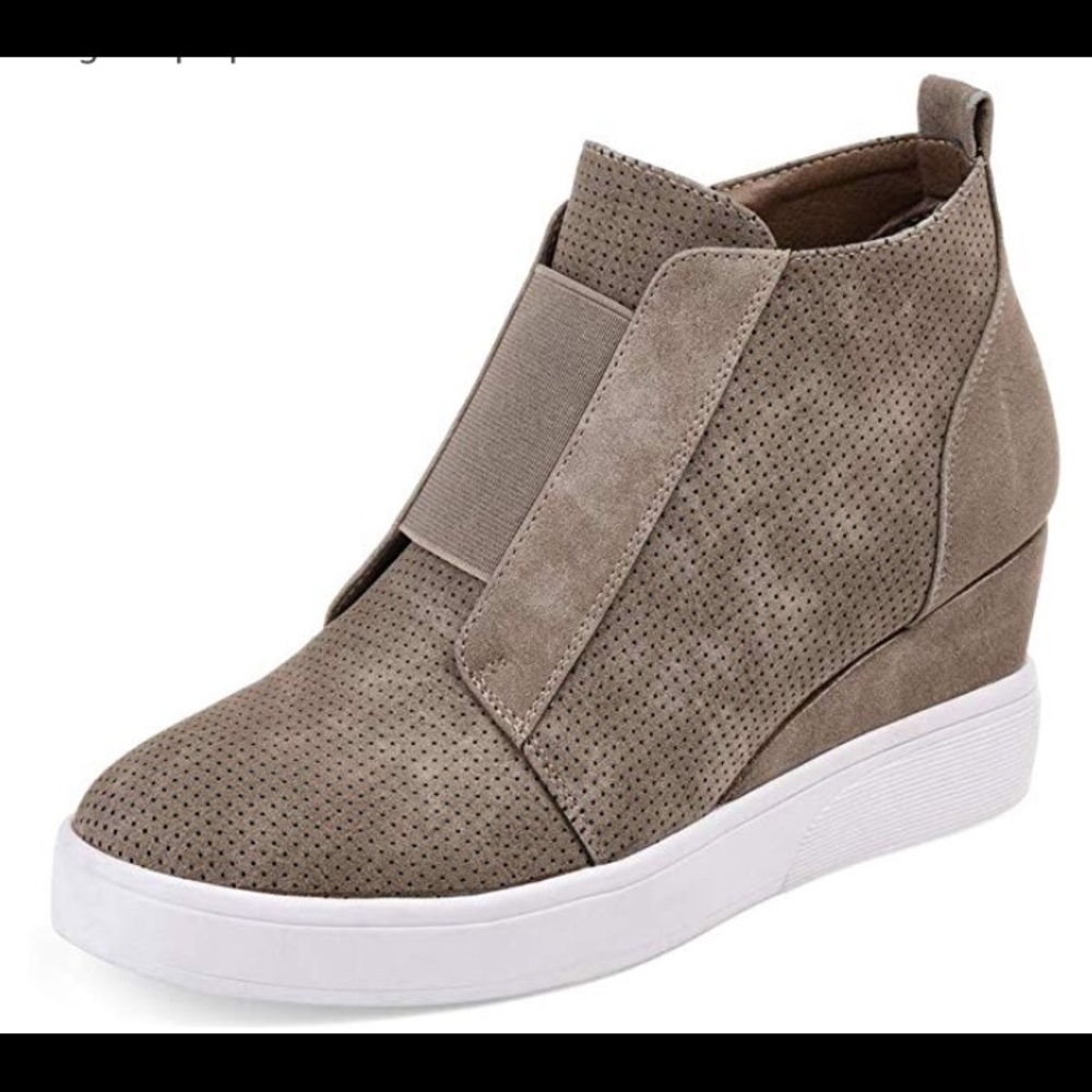 Platform sneakers size 8 brown